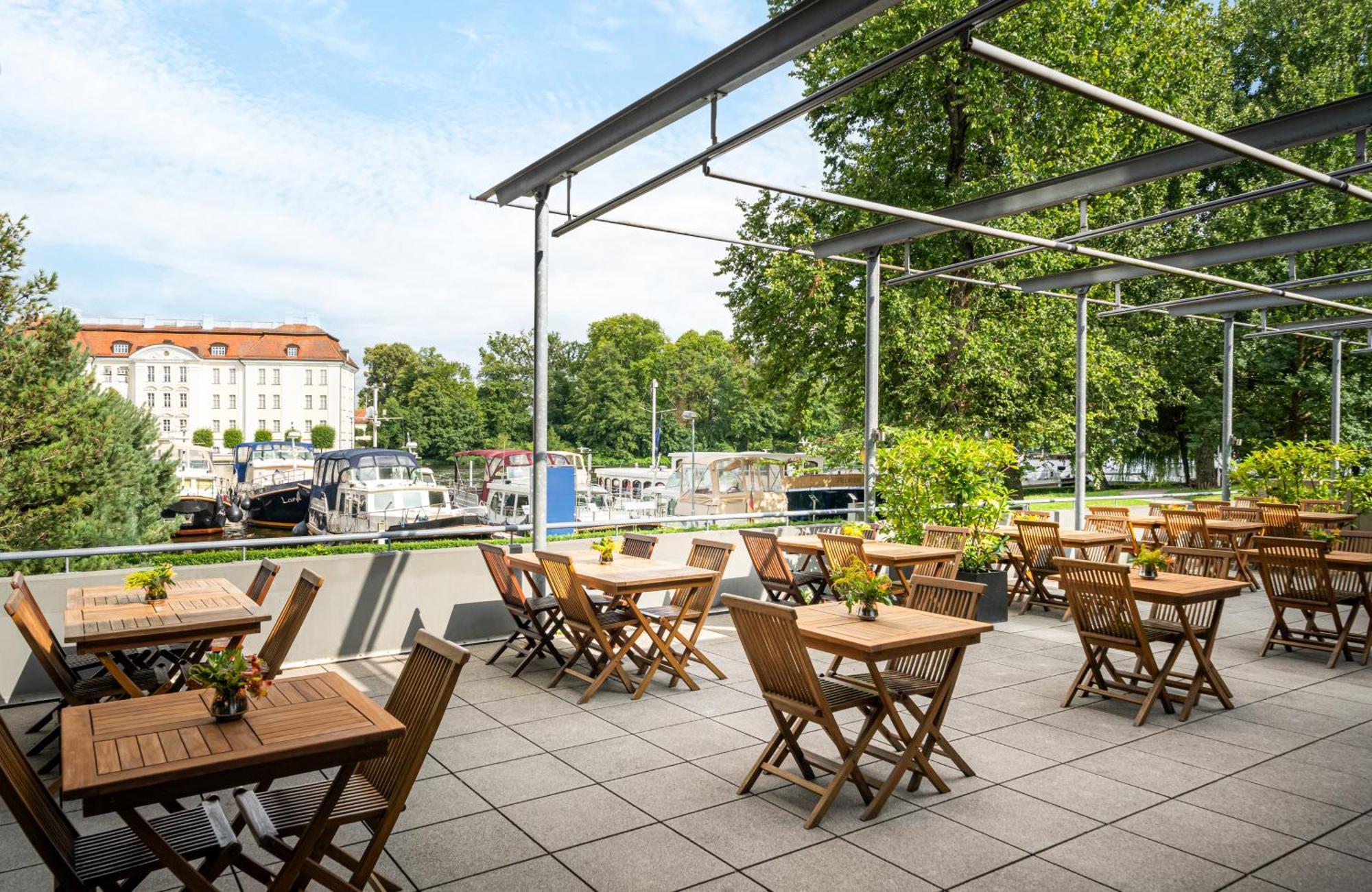 Hotel Berlin Kopenick By Leonardo Hotels Exterior photo